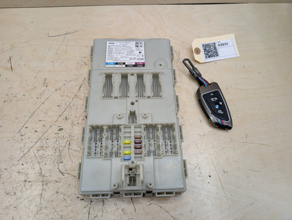 2018-2024 BMW X3 G01 Bdc Body Domain Fem Control Module w/ Key 8715809