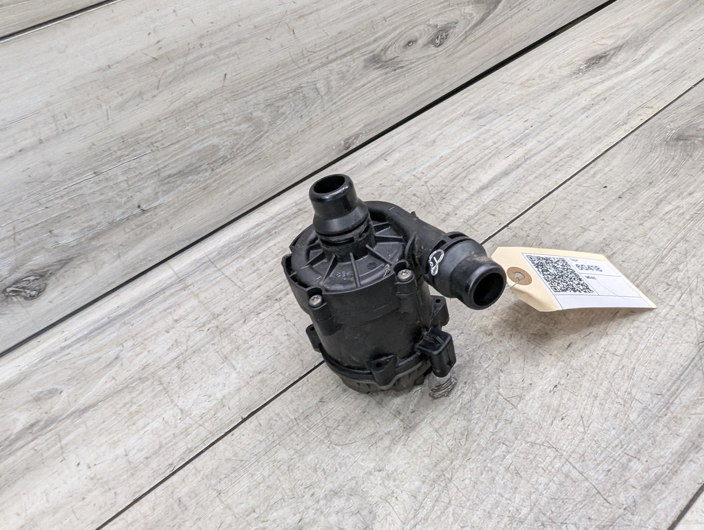 2017-2023 BMW G30 530i B46B20O0 Engine Motor Cooling Auxiliary Water Pump 8482744