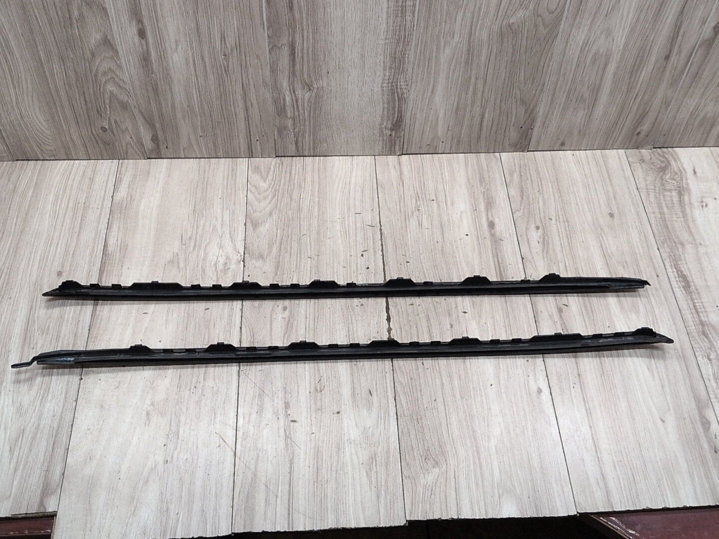 2015 - 2019 BMW X6 F86 Front Left Right Side Windshield Drip Trim Molding SET 7462217 S63B44T2