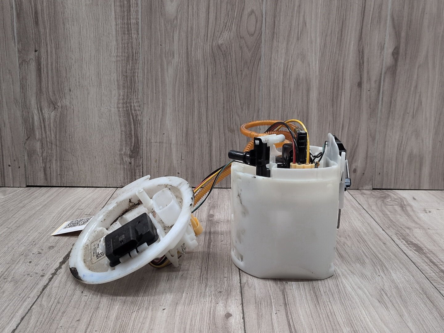 19-25 OEM BMW G05 G06 G07 X5 X6 X7 Rear Gas Tank Fuel Pump Sending Unit B58