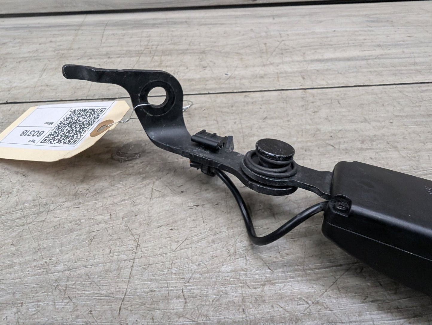 17-20 OEM BMW F90 M5 G30 530 540 M550 Rear Left Driver Seatbelt Seat Belt Buckle