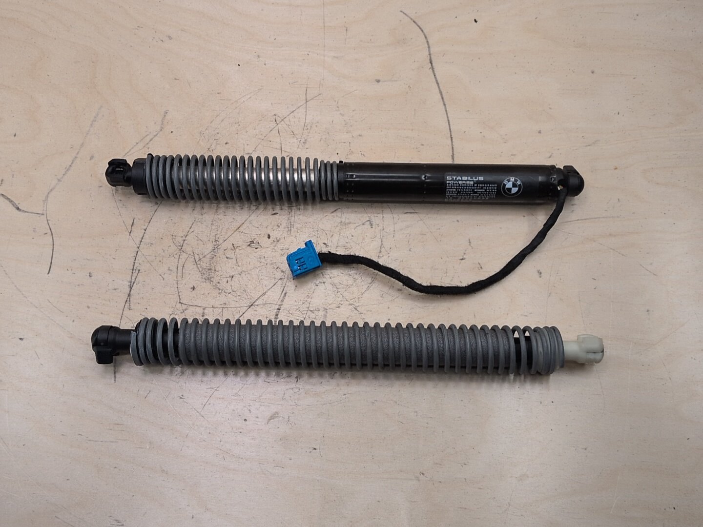 16-19 OEM BMW G12 740 750 M760 Right Passenger Electric Trunk Lid Shock Strut