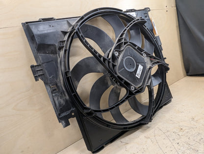 2012-2018 BMW 320i F30 Radiator Fan Shroud Housing w/ Motor 8641963
