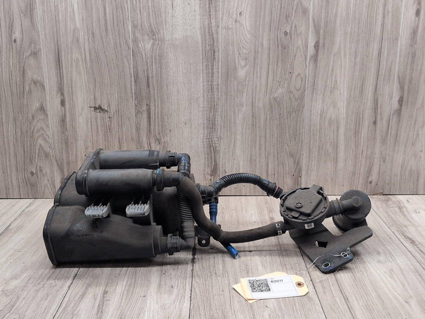 2011-2016 BMW X3 F25 Fuel Vapor Charcoal Canister 7318338