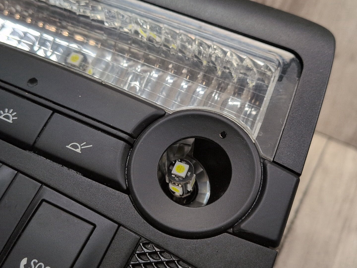 07-14 OEM BMW E70 E71 X5 X6 Roof Overhead Console Dome Light SOS Switch Black