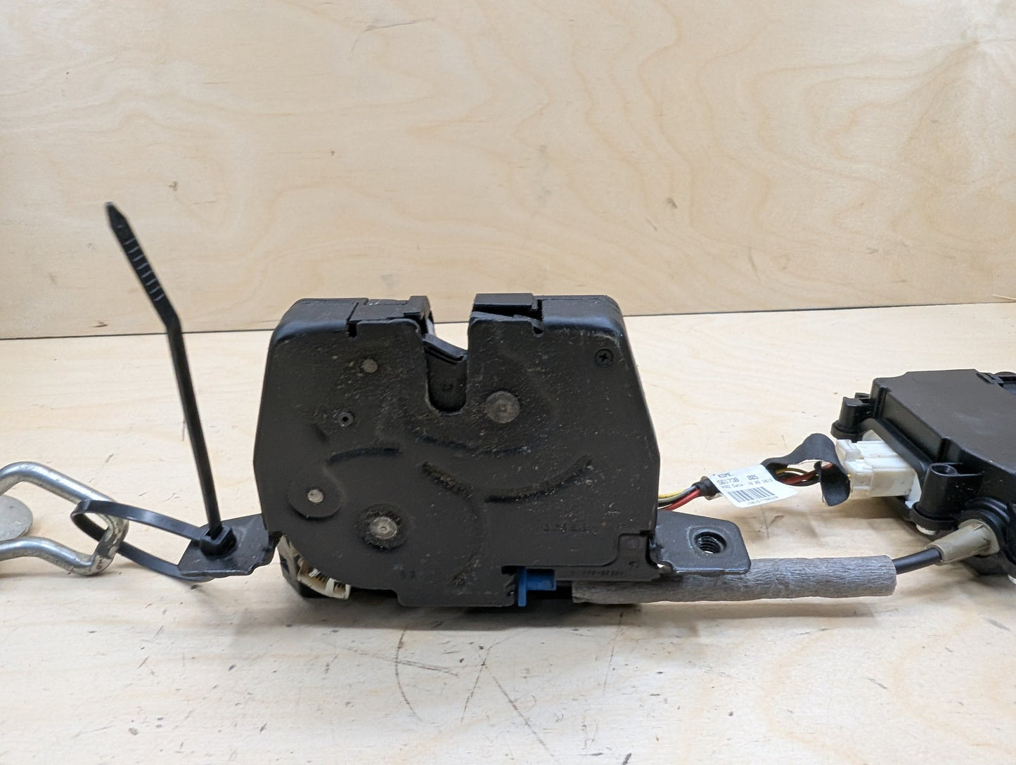 OEM BMW F36 428 430 435 440 Trunk Liftgate Hatchback Power Lock Latch Actuator