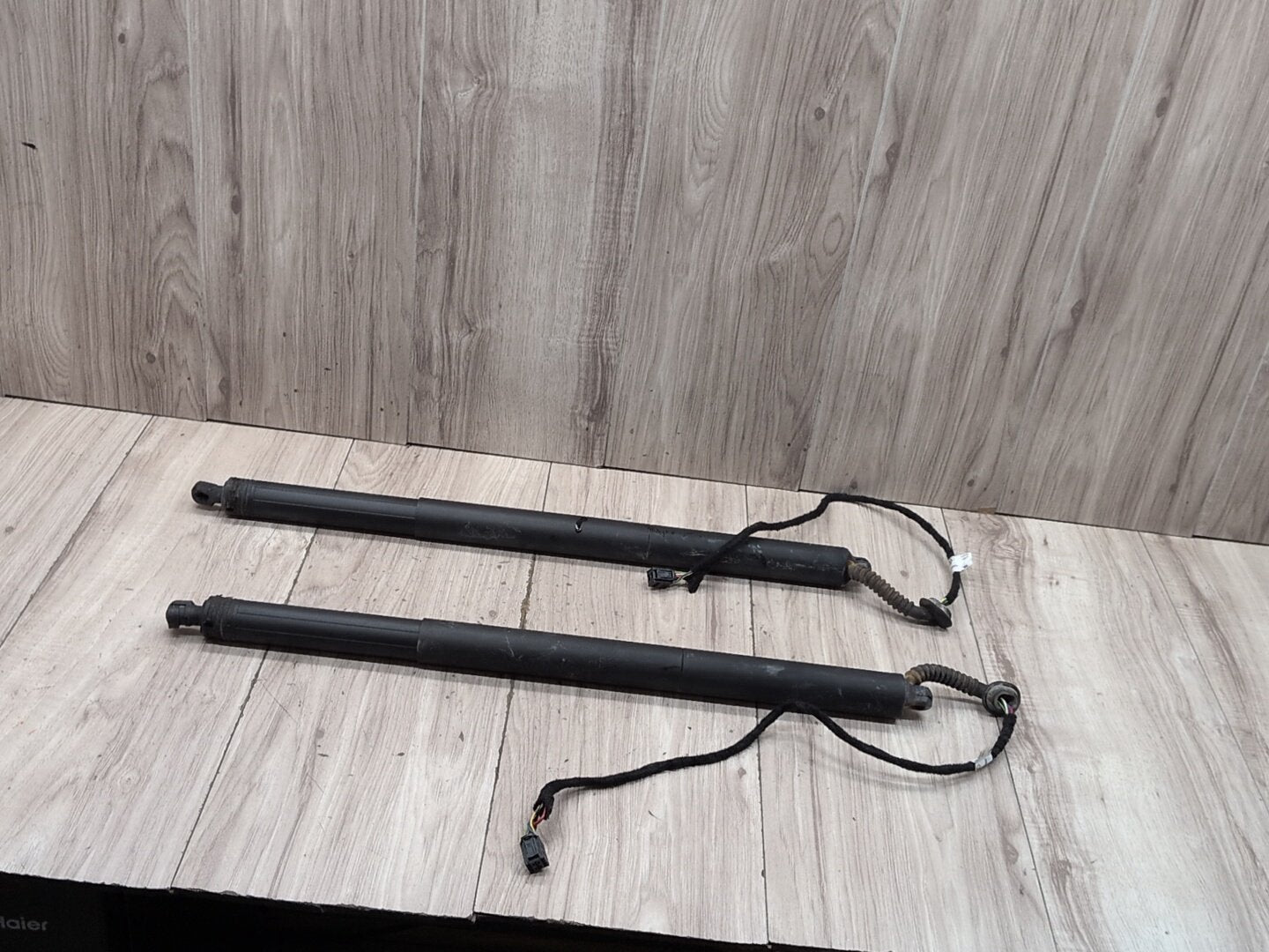 2015-2018 Audi Q3 8U Rear Left Right Liftgate Trunk Lid Strut Shock Supports SET 8U082785106S