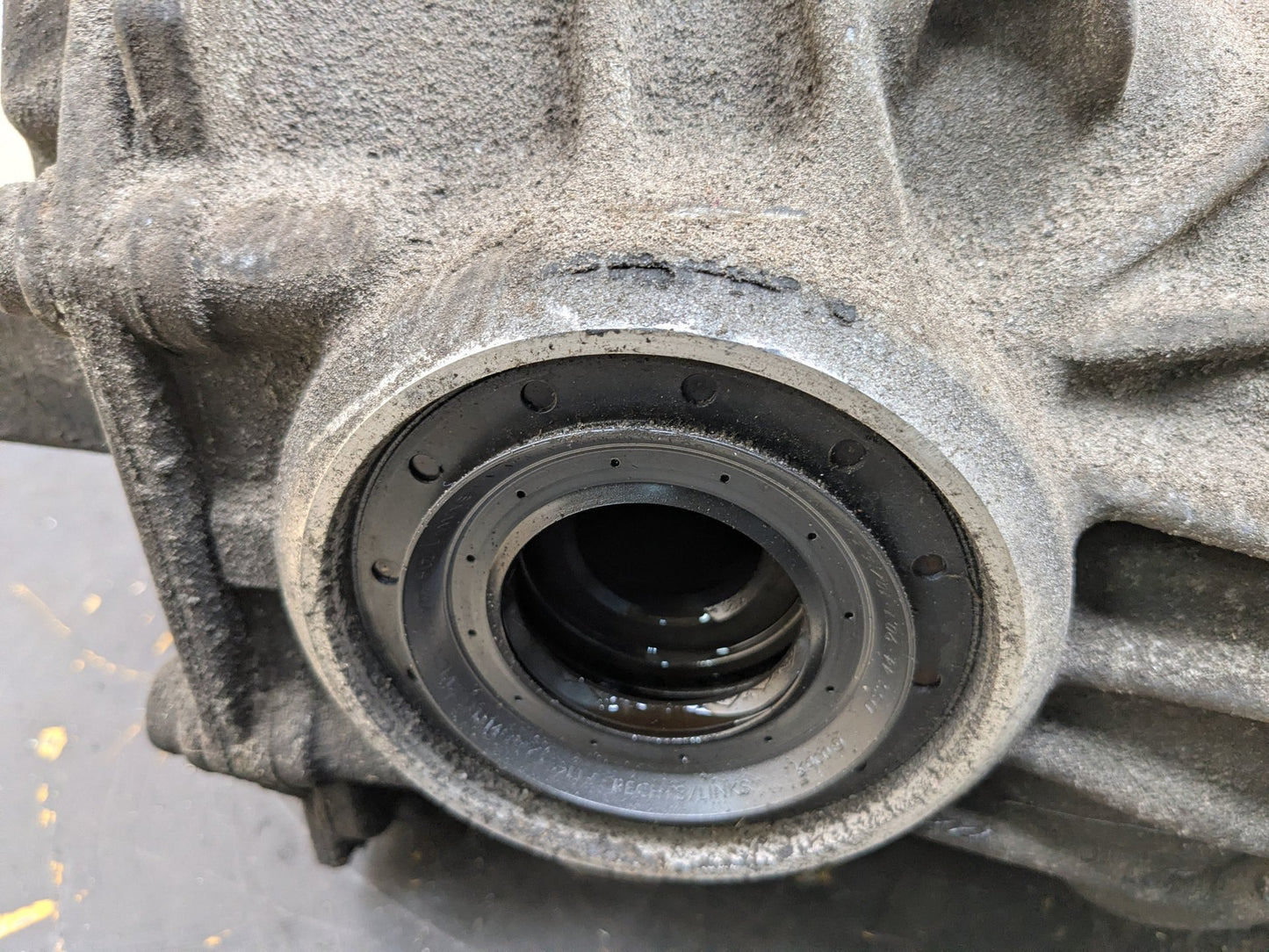 OEM BMW G20 G22 G23 G42 230 330 430 B46 Rear Differential Axel Carrier 2.81 k
