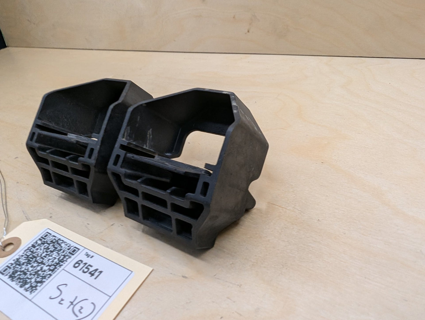 2007-2013 BMW 328i E93 Radiator Lower Mounting Brackets SET 7807184