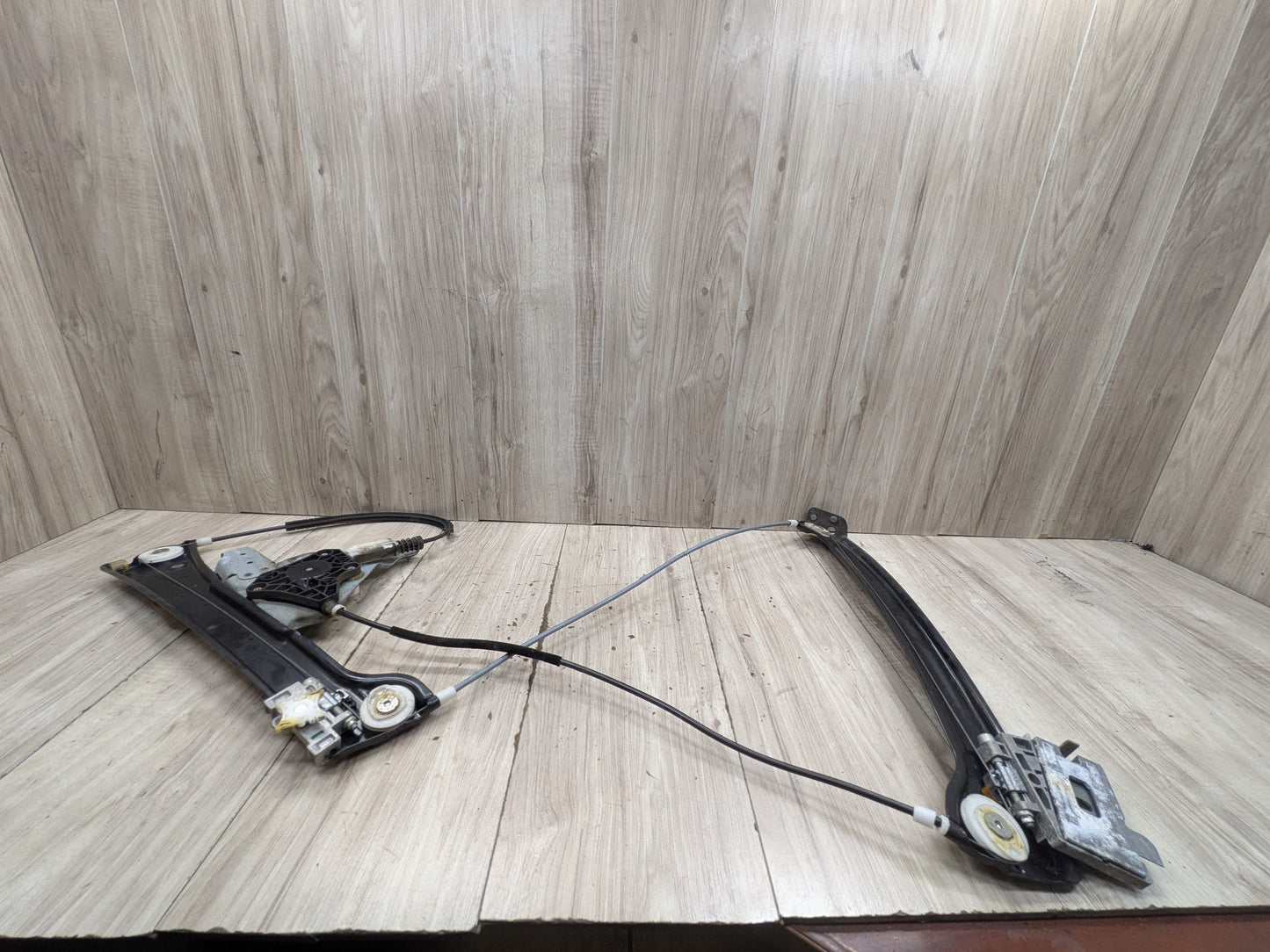 2004-2010 BMW M6 E64 Front Right Passenger Door Window Glass Regulator w/ Motor 6981144 OEM