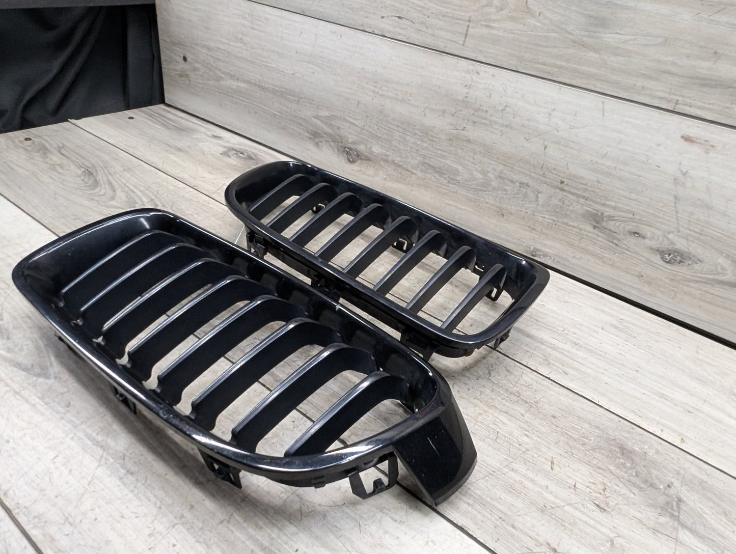 2012-2018 BMW 340i F30 Front Left Right Upper Bumper Cover Kidney Grilles SET 7405835