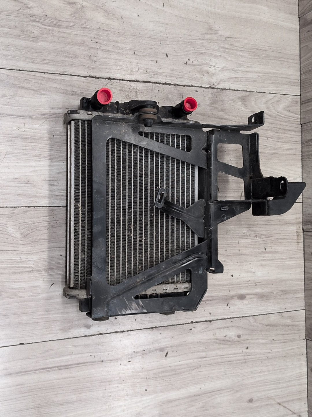 2010-2016 Audi S4 B8 Left Driver Secondary Auxiliary Radiator 8K0121212B OEM