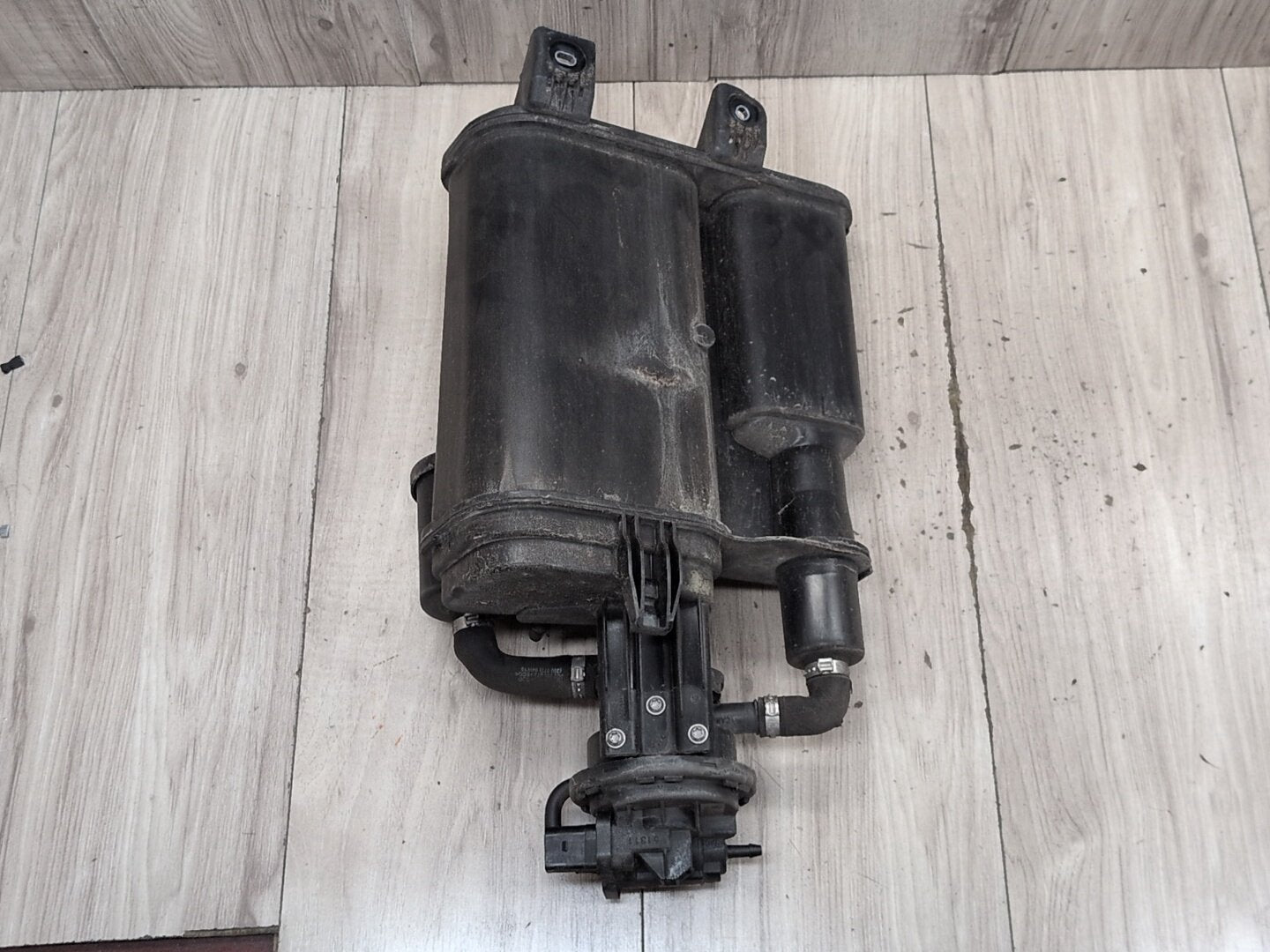 2015-2018 Audi Q3 8U Fuel Vapor Charcoal Canister 3C0201797D