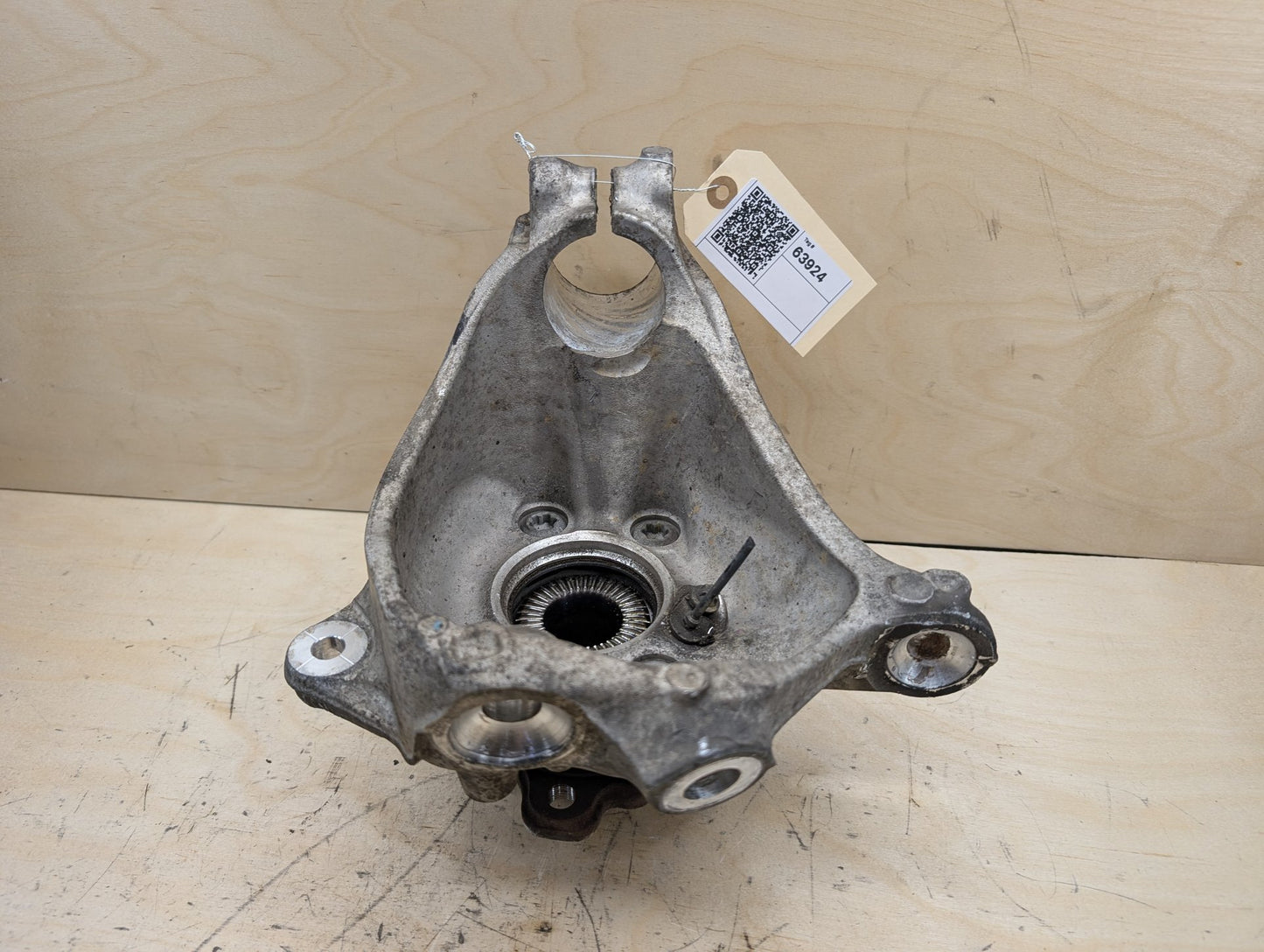 2018-2024 BMW X3 G01 Front Left Driver Spindle Knuckle w/ Bearing 6882595