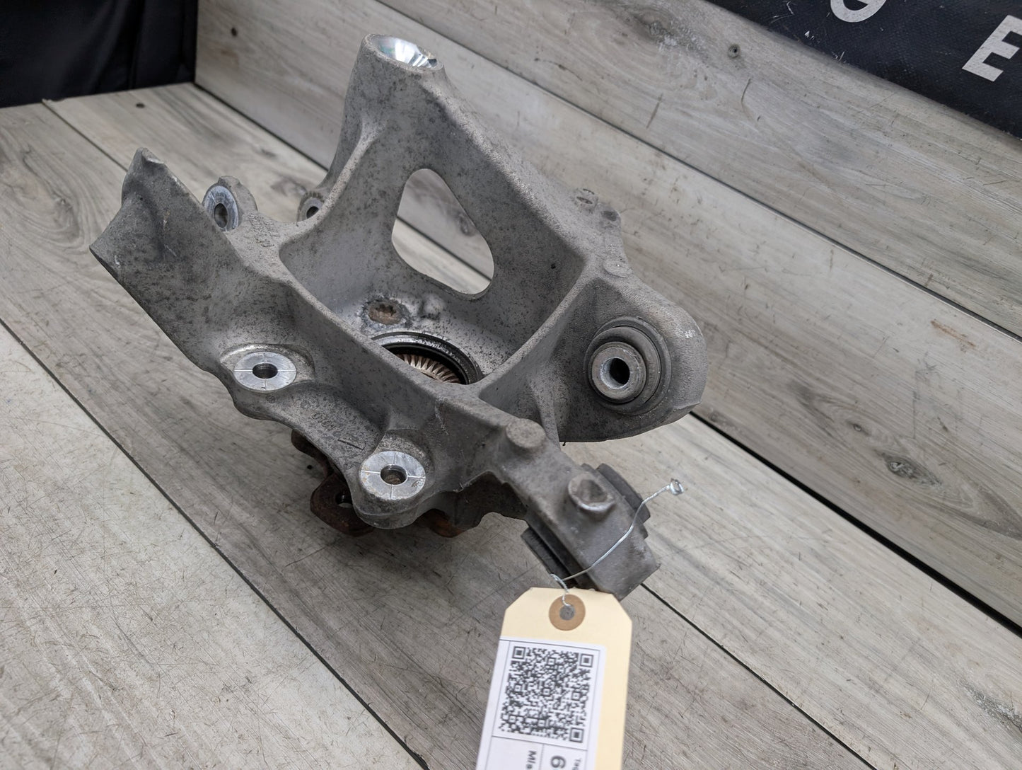 2016-2022 BMW 750Li G12 Rear Right Passenger Spindle Knuckle w/ Bearing 6861136