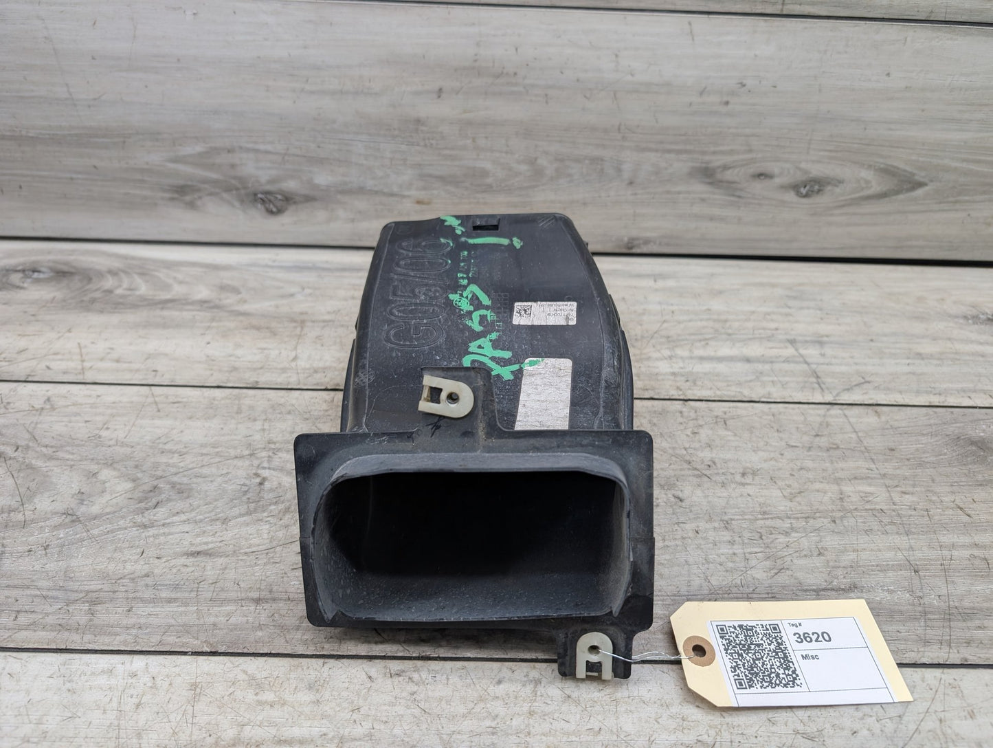 2019-2026 BMW X5 G05 Right Passenger Brake Air Duct 7421700