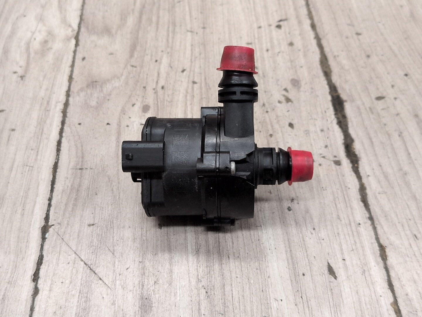 16-19 OEM BMW G11 G12 G30 M550 750 M760 Auxiliary Electric Coolant Water Pump