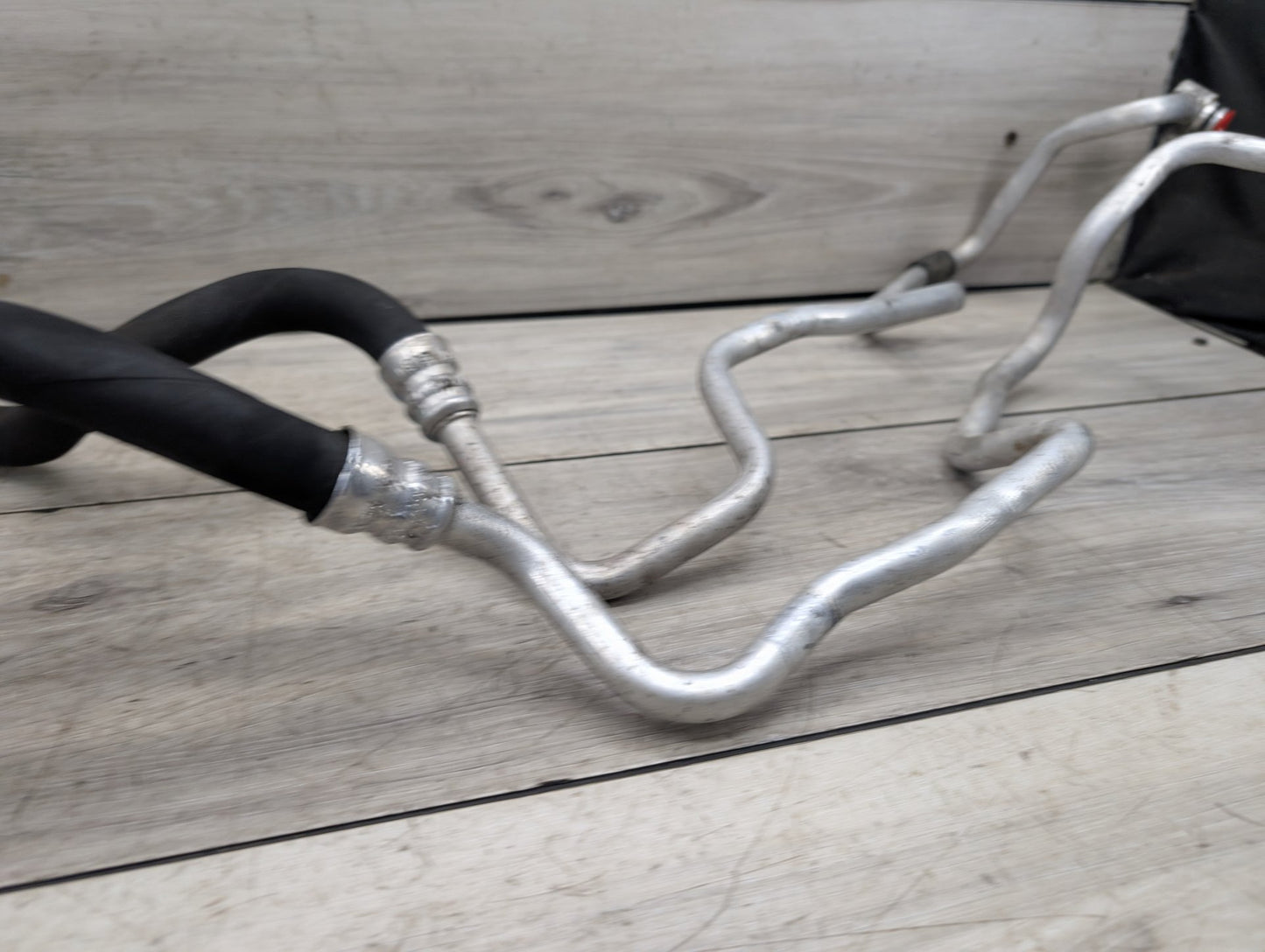 2015 - 2019 BMW X6 F86 Engine Oil Cooler Hose Pipe Lines 7627753 S63B44T2