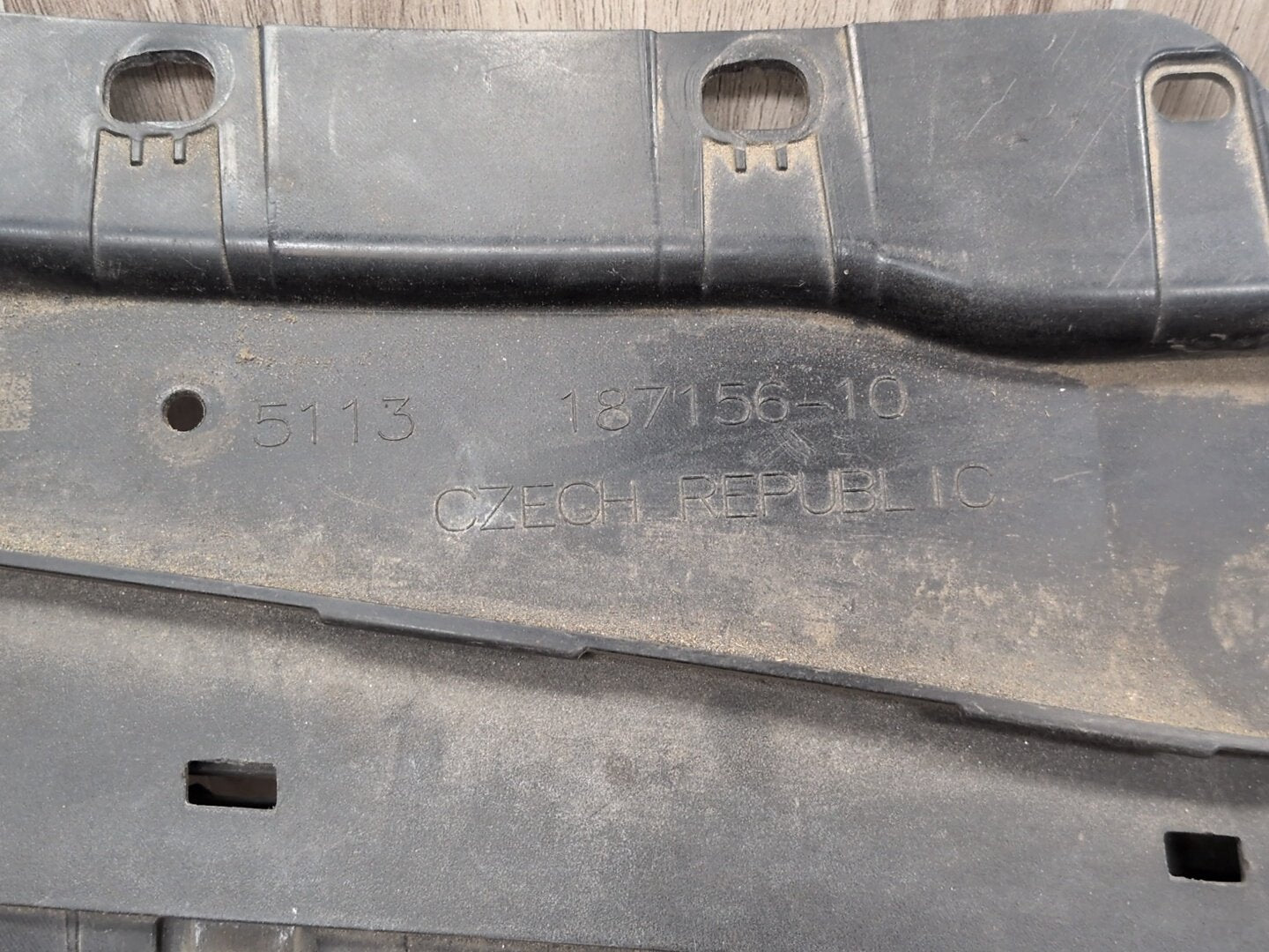 2016-2022 BMW 750i G12 Front Bumper Radiator Air Flap Shutter 8091760 OEM