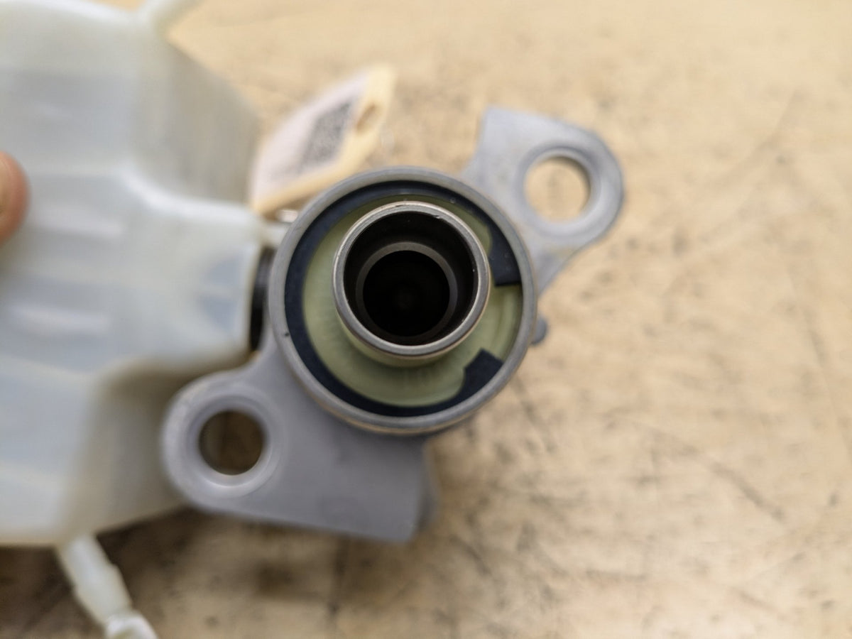 2012-2018 Audi A6 C7 Master Brake Fluid Reservoir 8K0611301A OEM