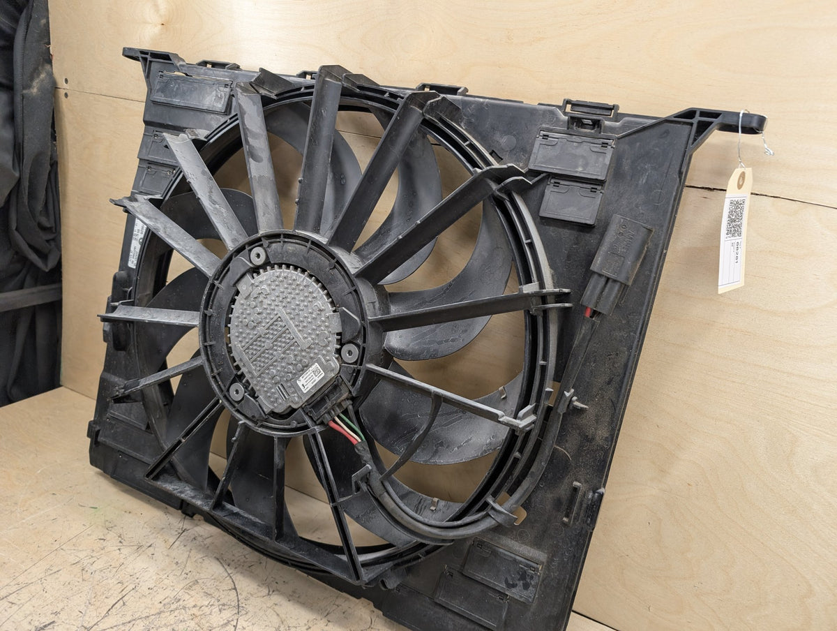 2016-2019 BMW 740i G12 Radiator Fan Shroud Housing w/ Motor 8619626