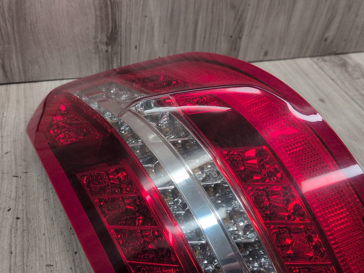 2009-2012 Mercedes-Benz E550 W212 Rear Right Passenger Outer Tail Light A2129060858 OEM
