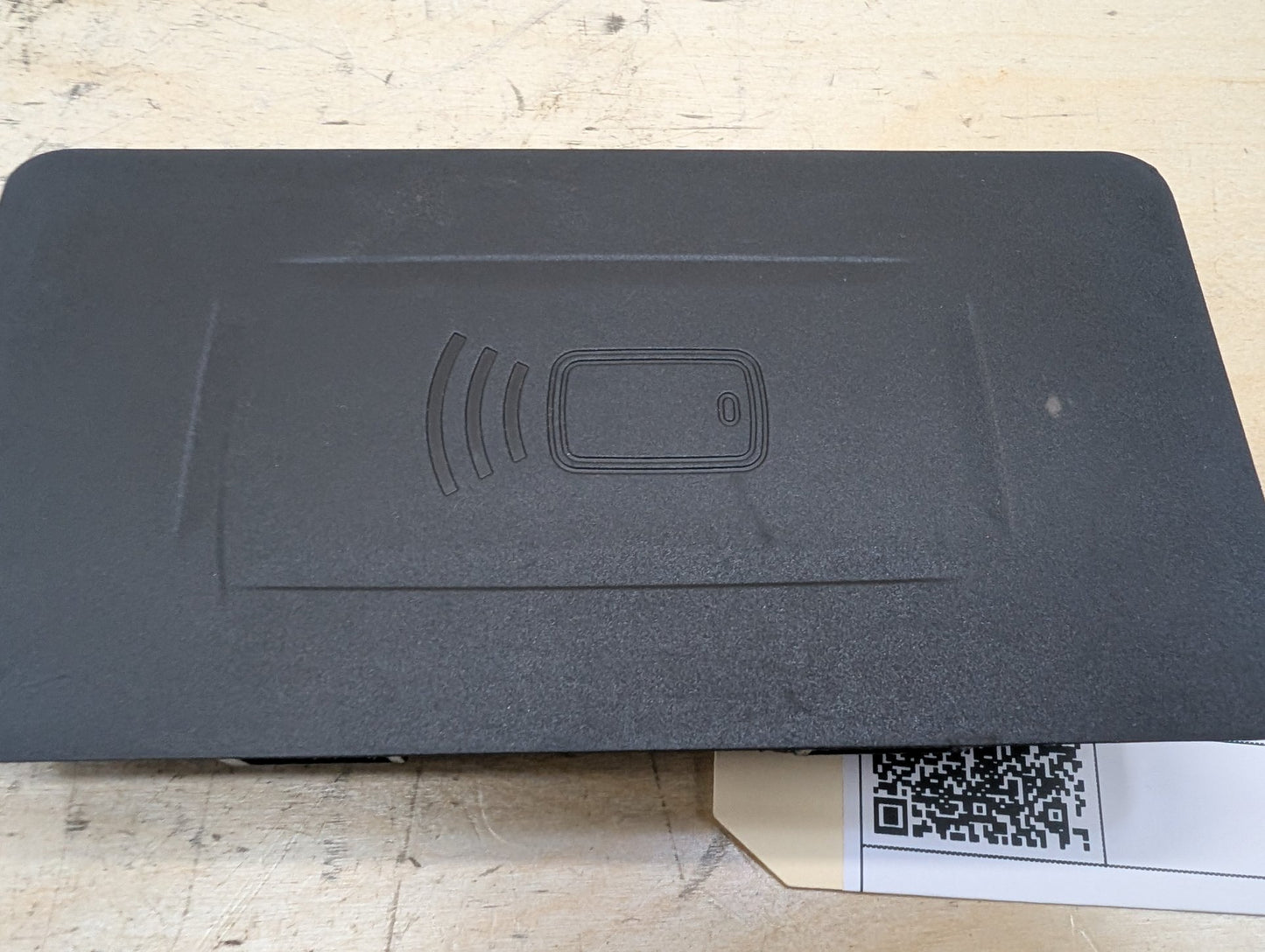 OEM BMW G01 G05 G20 G26 G80 M4 Center Console Storage Phone Car Wireless Reader
