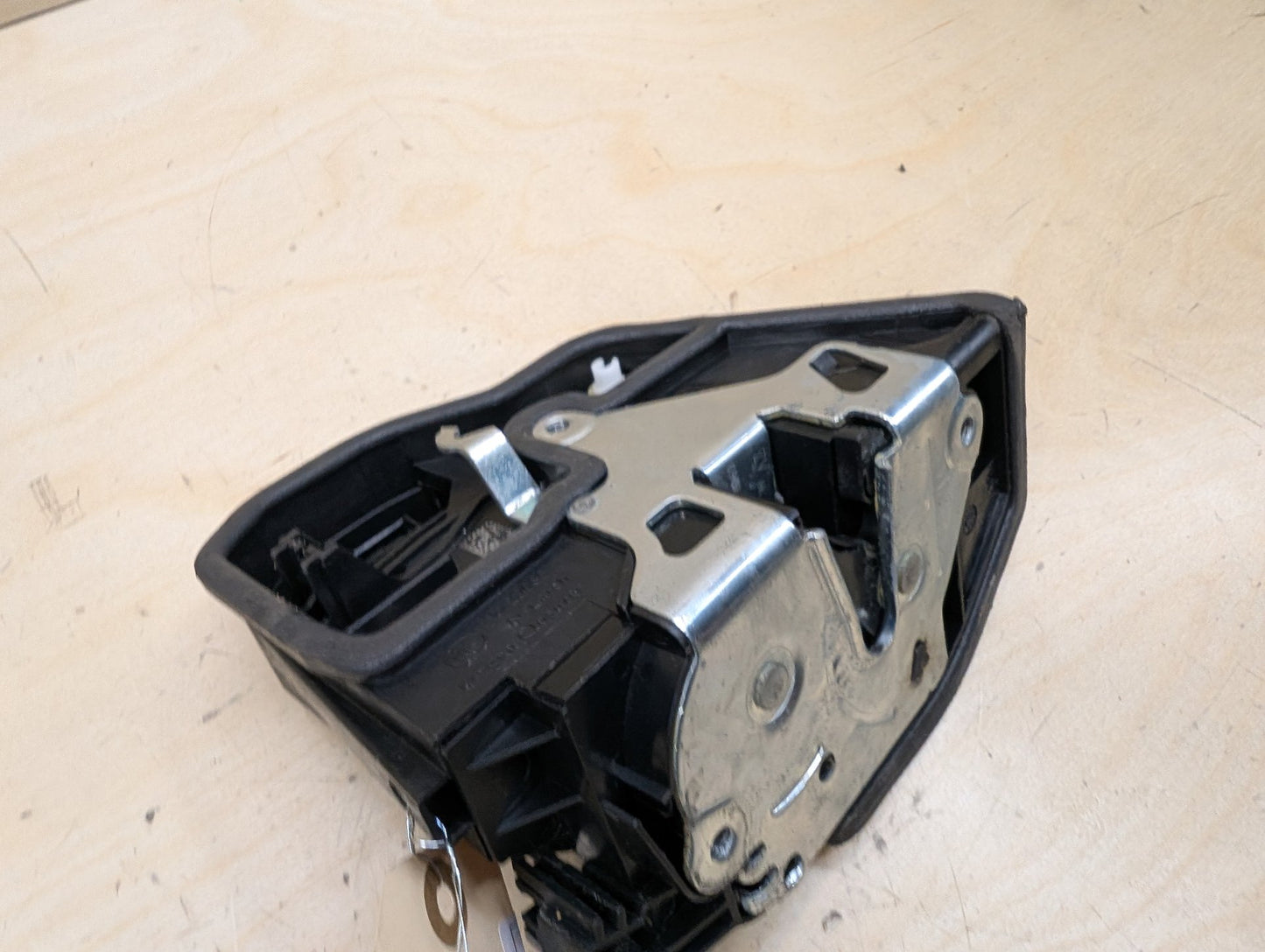 2011-2016 BMW X3 F25 Front Right Passenger Door Latch Lock Actuator 7318416