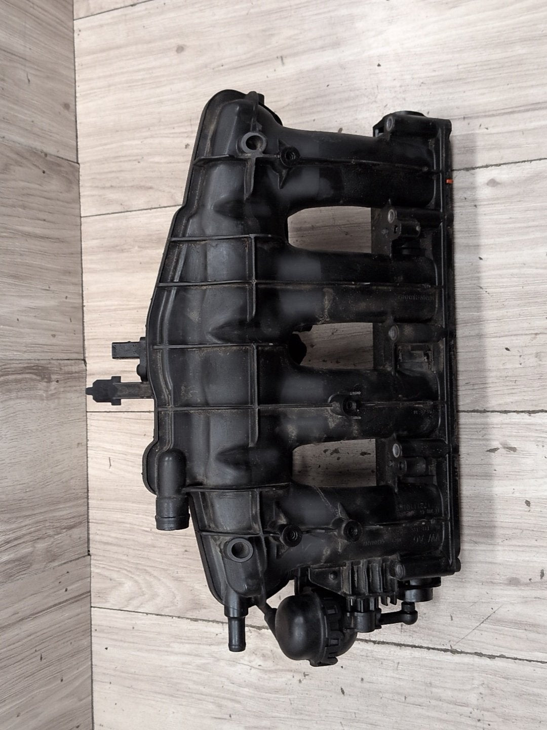 2015-2018 Audi 8U Q3 CCTA Engine Motor Intake Manifold 06J133185F