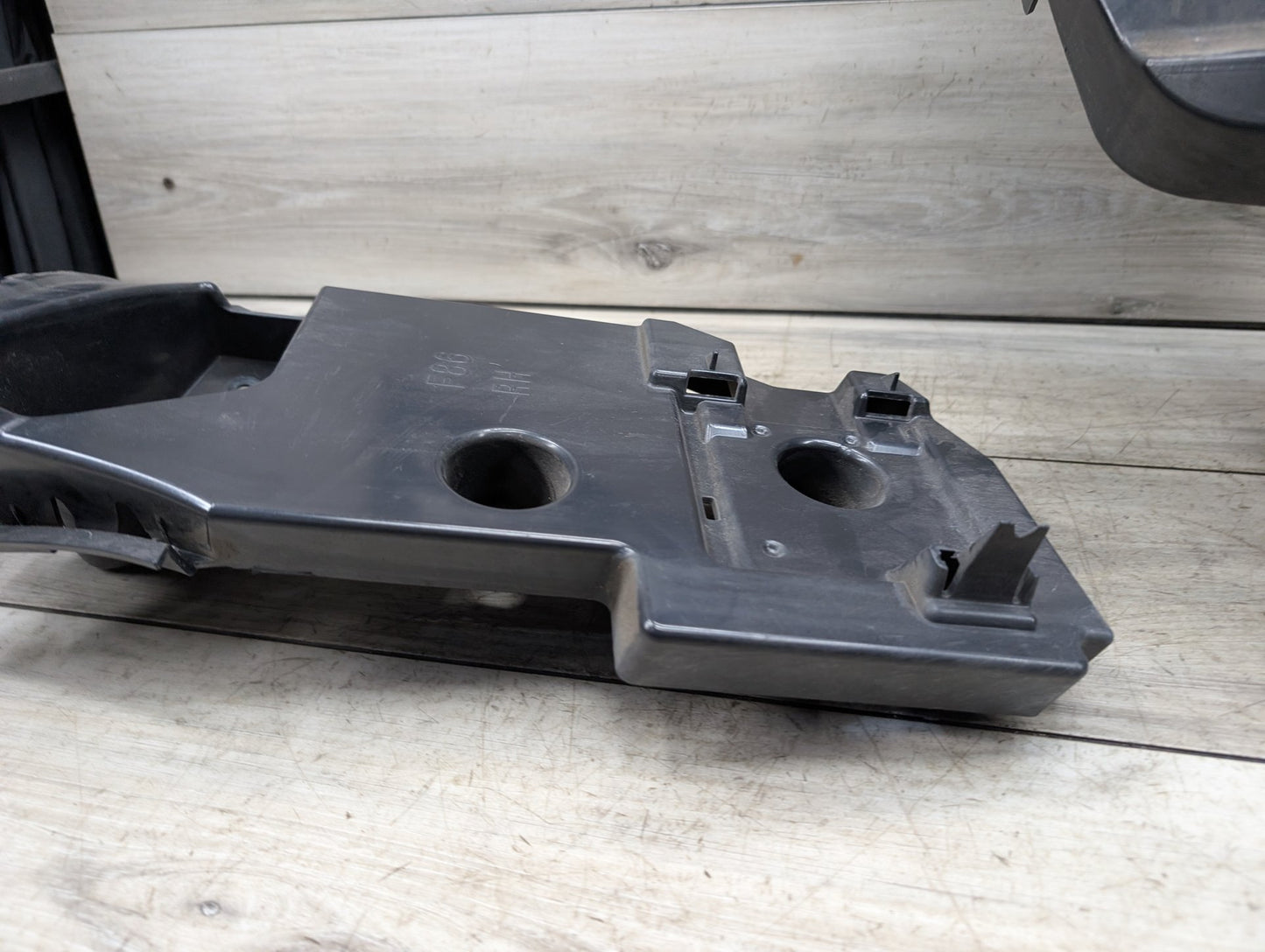 15-18 OEM BMW F86 X6M Rear Right Passenger Bumper Support Brackets Mounts Guides
