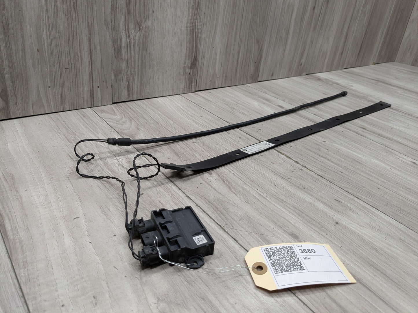 2019 - 2026 BMW X5 G05 Rear Smart Opener Sensor Module W/ Harness & Strap SET 7932682 N63B44M3