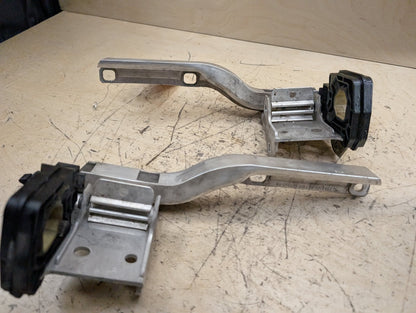 2010-2017 BMW 535i GT xDrive F07 Cooling Radiator Brackets SET 7186513 OEM