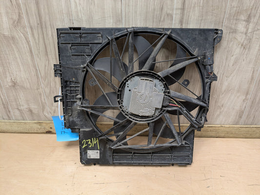 2015 BMW X3 F25 Radiator Fan Shroud Housing w/ Motor 7601176 N20B20O0