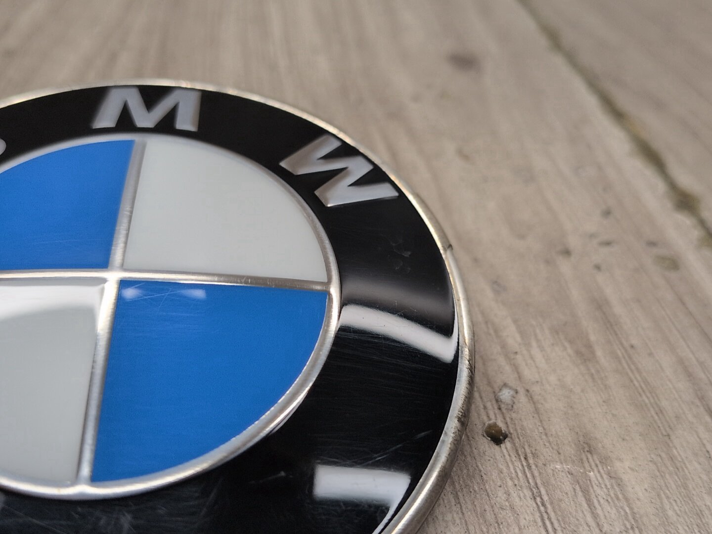 OEM BMW G01 G05 G30 G45 G60 G90 X3 X5 Hood Trunk Emblem Badge Symbol Logo 82mm