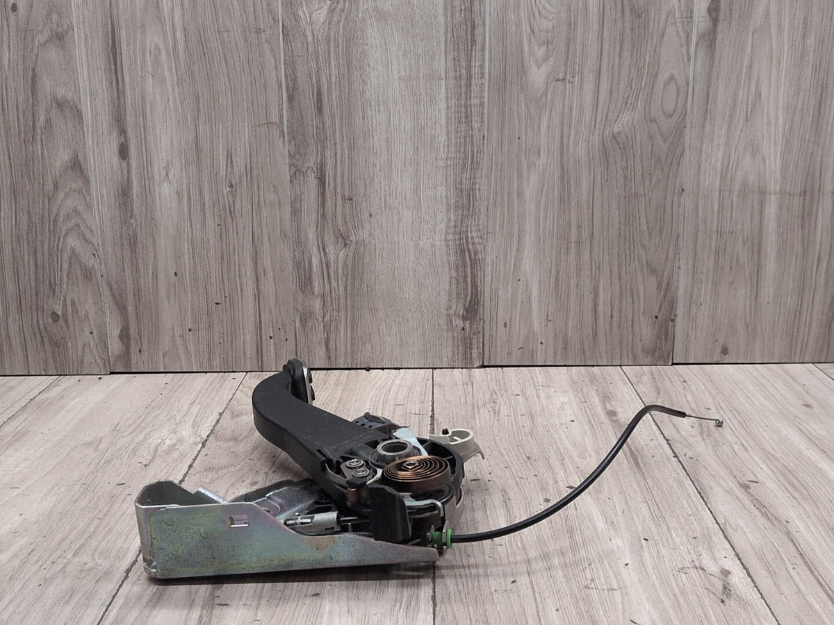 2009-2012 Mercedes-Benz E550 W212 Parking Brake Pedal Assembly A2044201584 OEM