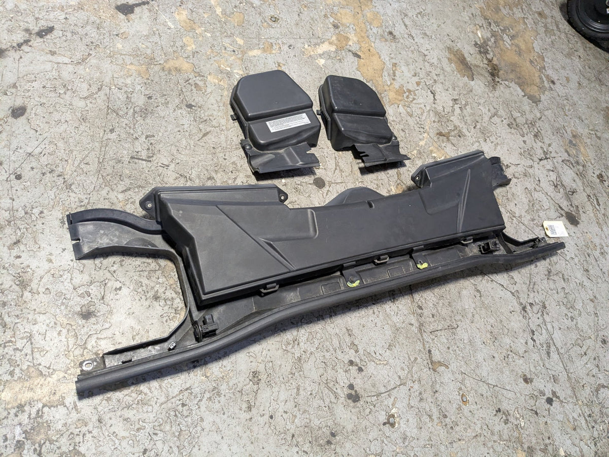 2007-2013 BMW 328i E92 Left Right Side Cowl Covers SET 6925018 OEM