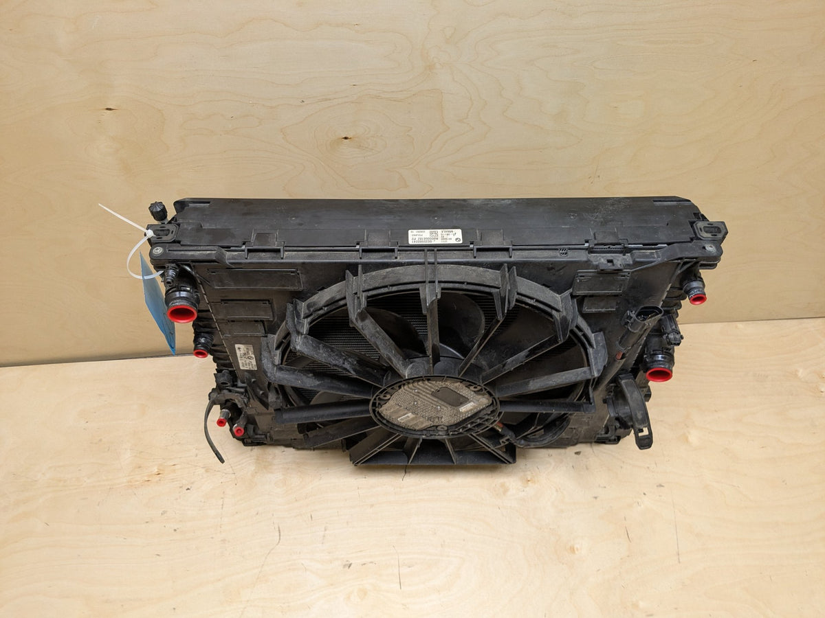 16-22 BMW 750Li G12 Radiator Cooling Condenser Fan Shroud Assembly 850W8619380