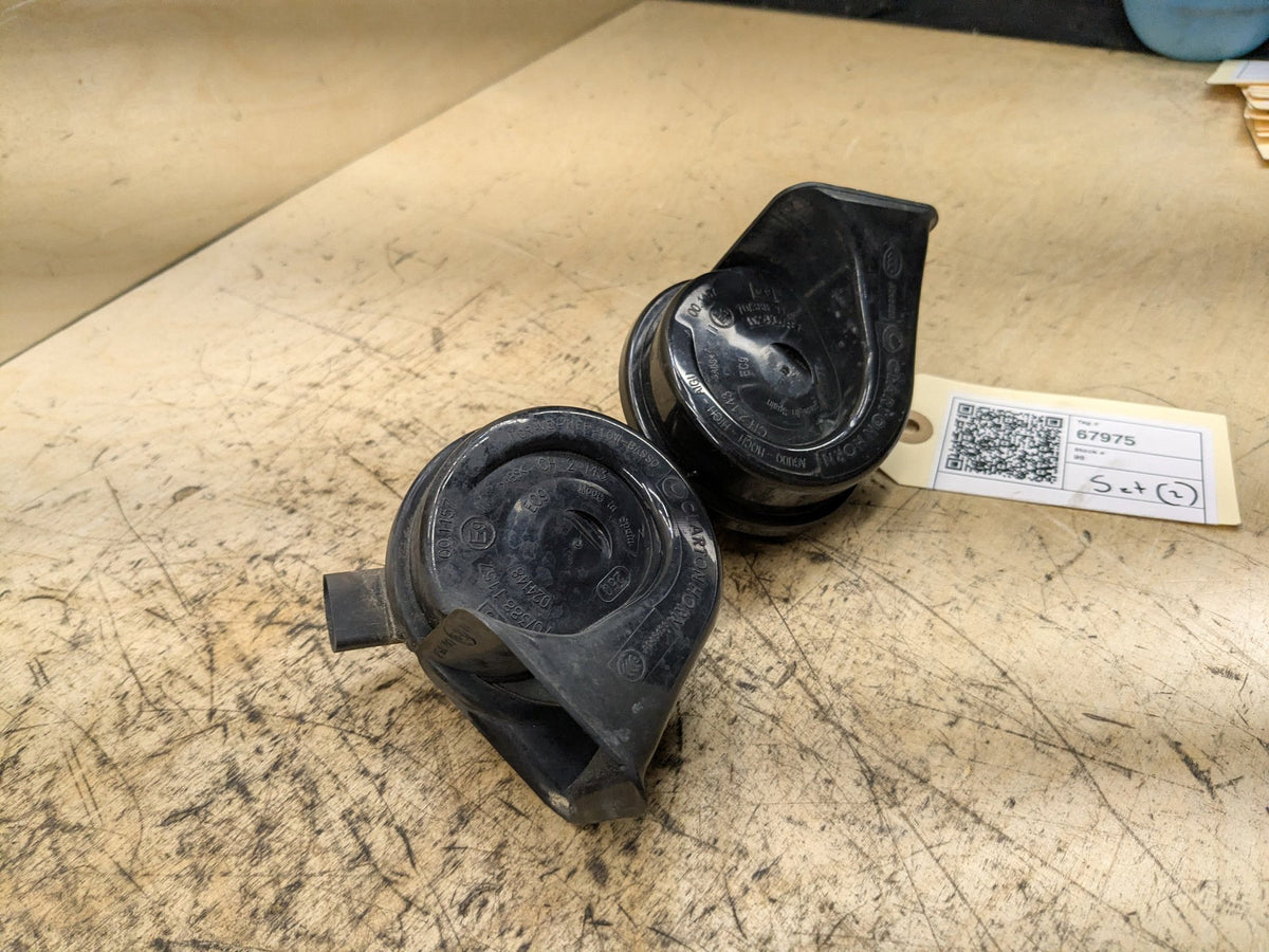 2008-2013 BMW 135i E88 Alarm Horns SET 7192551 OEM