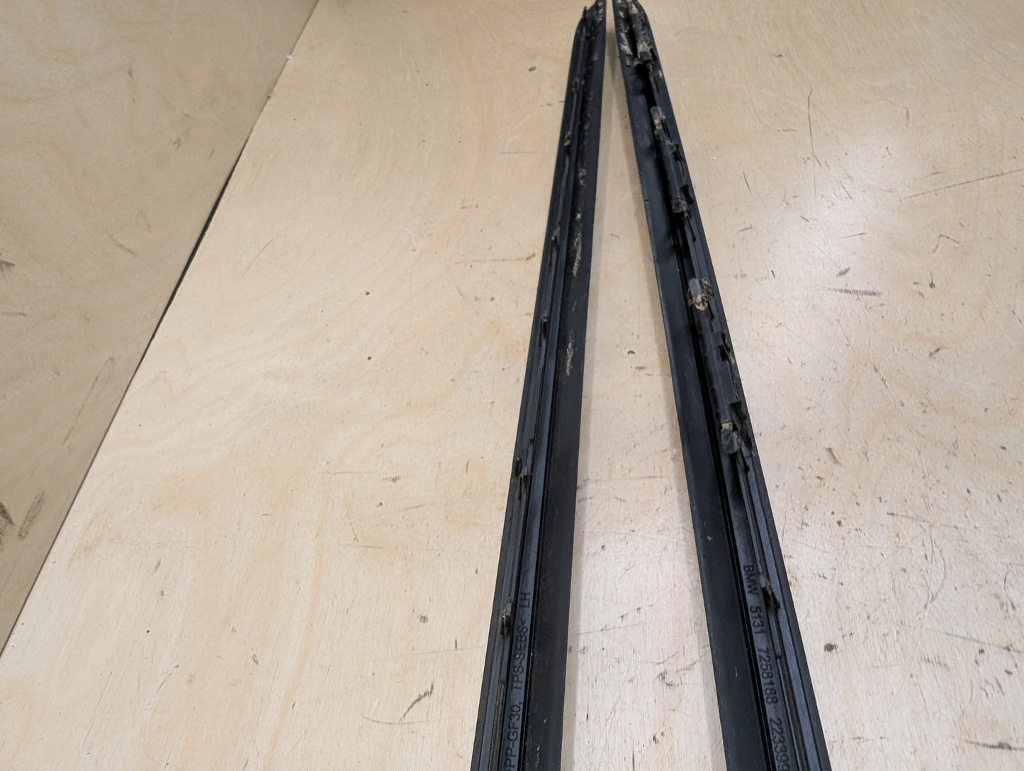 2012-2018 BMW 328i F30 Front Left Right Side Windshield Drip Trim Molding SET 7258187