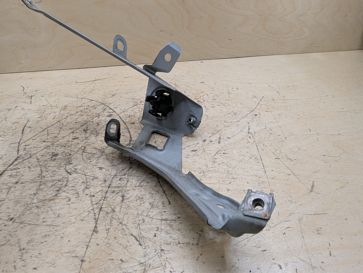 2010-2017 BMW 535i GT xDrive F07 Front Left Driver Fender Brackets SET 7193421 OEM