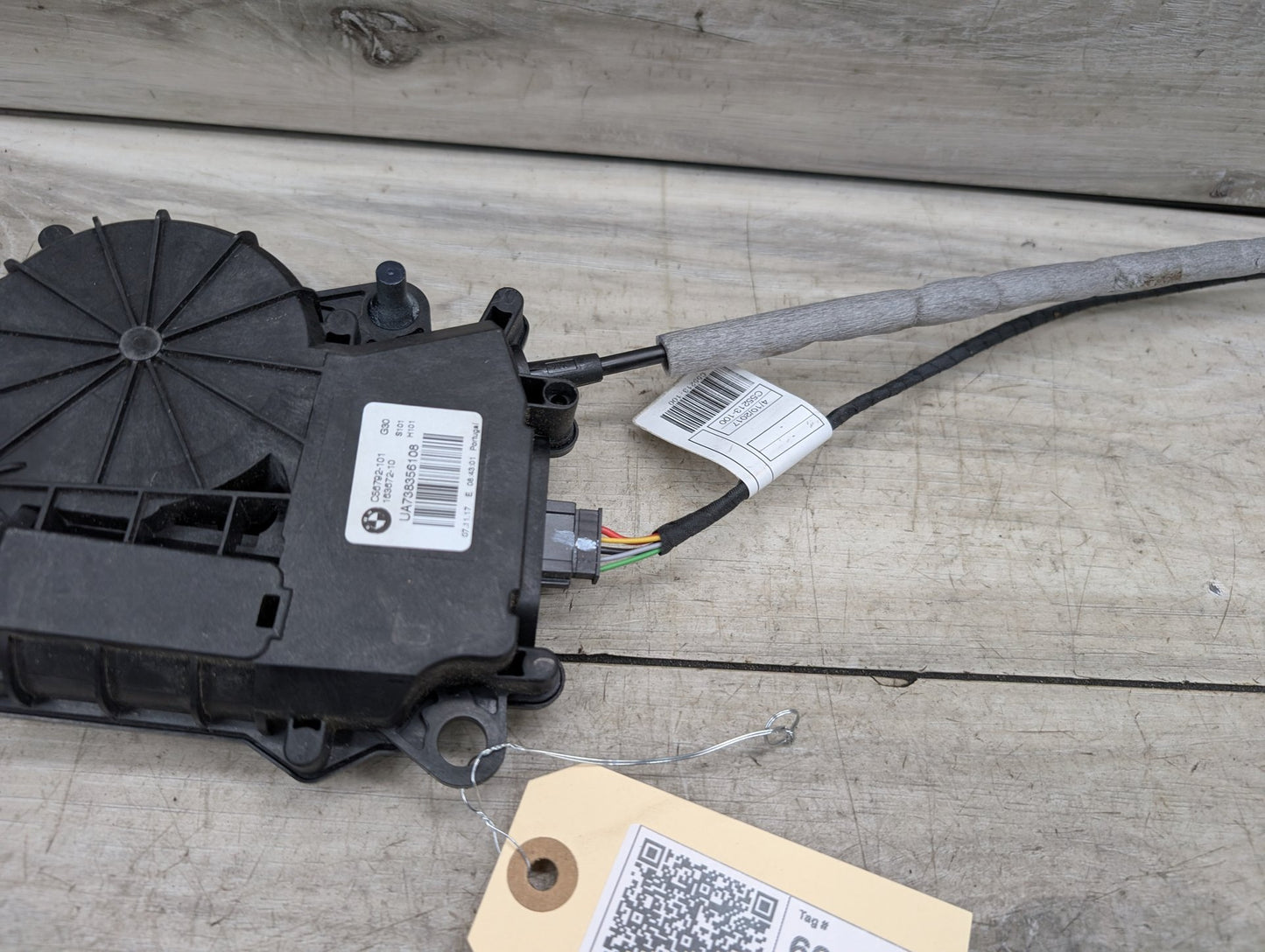 2017-2023 BMW 530i G30 Liftgate Trunk Lid Liftgate Lock Latch Actuator 7383561