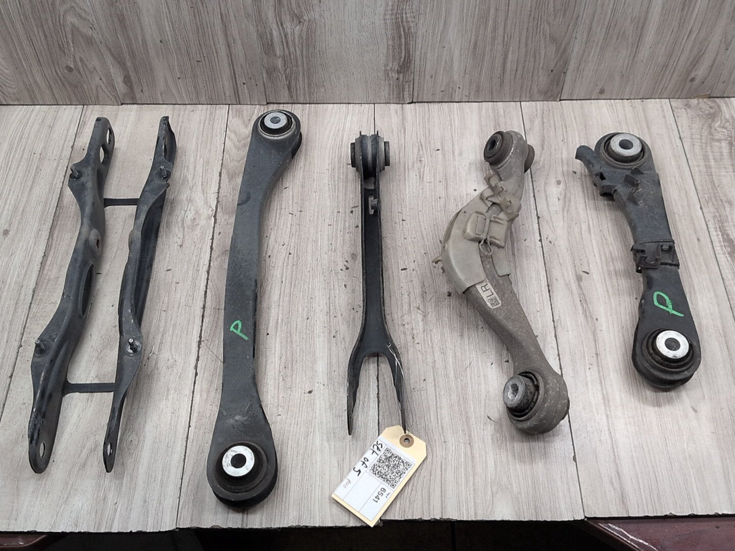 2017-2023 BMW M550i xDrive G30 Rear Right Passenger Control Arms SET 6870536