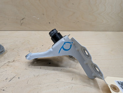 2018-2024 BMW X3 G01 Front Right Passenger Fender Brackets SET 7424678