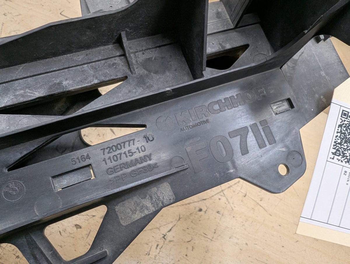 2010-2017 BMW 535i GT xDrive F07 Left Driver Headlight Bracket 7200777 OEM
