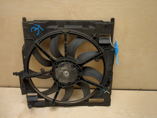 2007-2013 BMW X5 E70 Electric Cooling Fan Shroud Housing w/ Motor 7647753