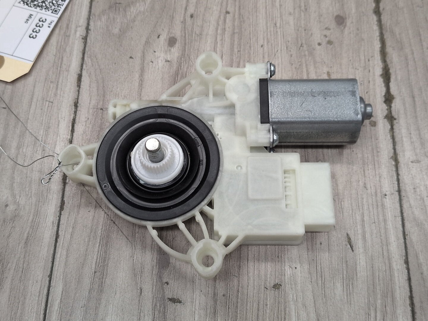 2019 - 2026 BMW X5 G05 Front Left Driver Door Window Glass Regulator Motor 9450069 N63B44M3