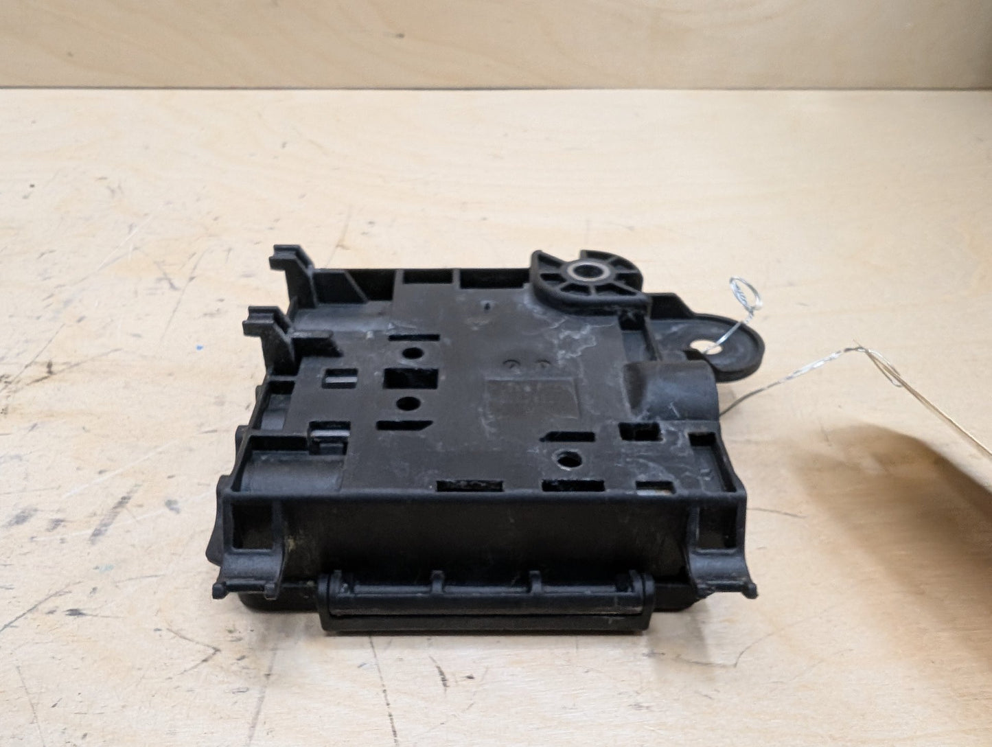 2011-2017 Audi RS5 8T Rear Battery B+ Terminal Junction Point Relay Fuse Box 8K0937517B