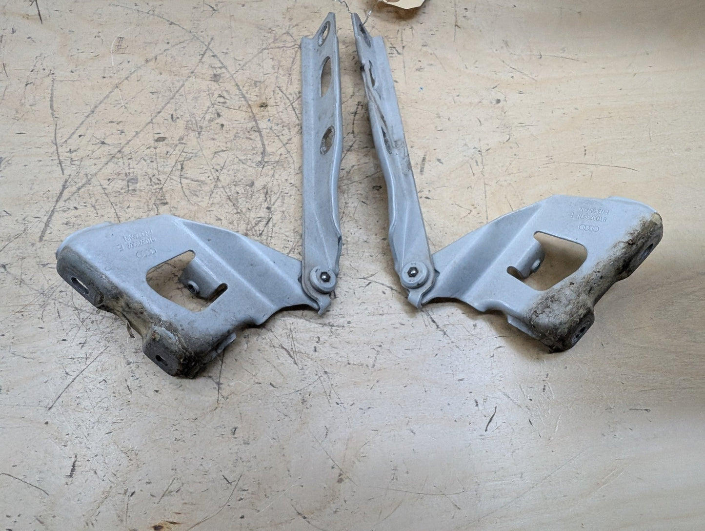 2011-2017 Audi RS5 8T Hood Bonnet Hinges SET 8T0823301E OEM