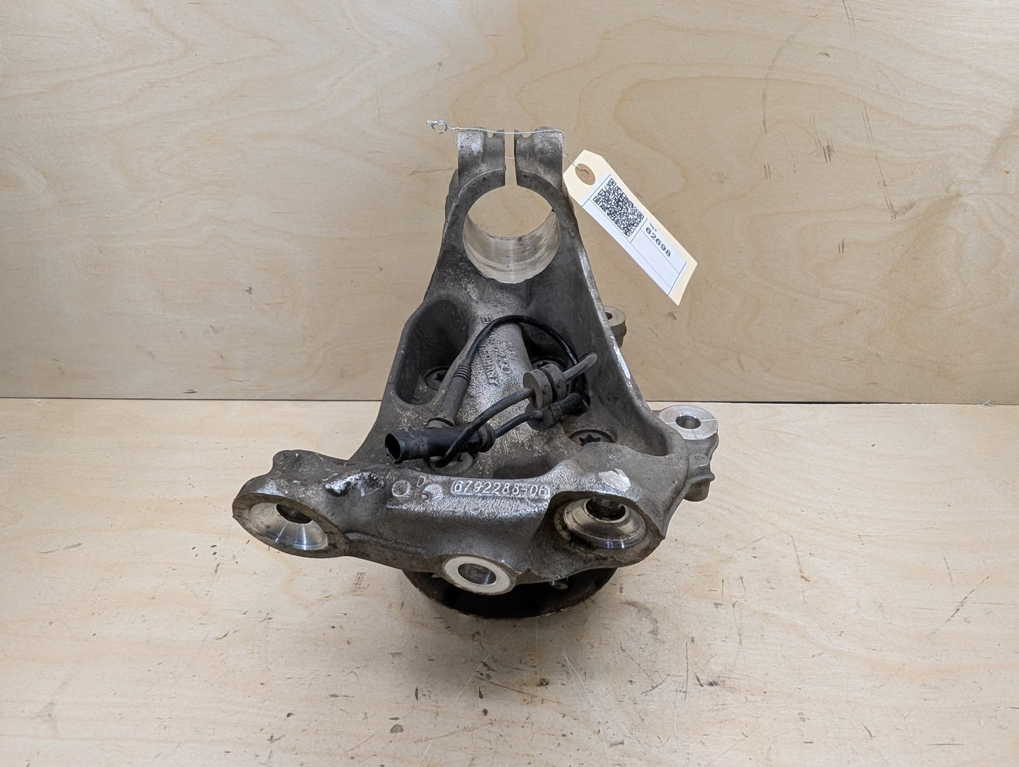 12-18 OEM BMW F30 F31 Sedan RWD Front Right Hub Knuckle Wheel Bearing Carrier