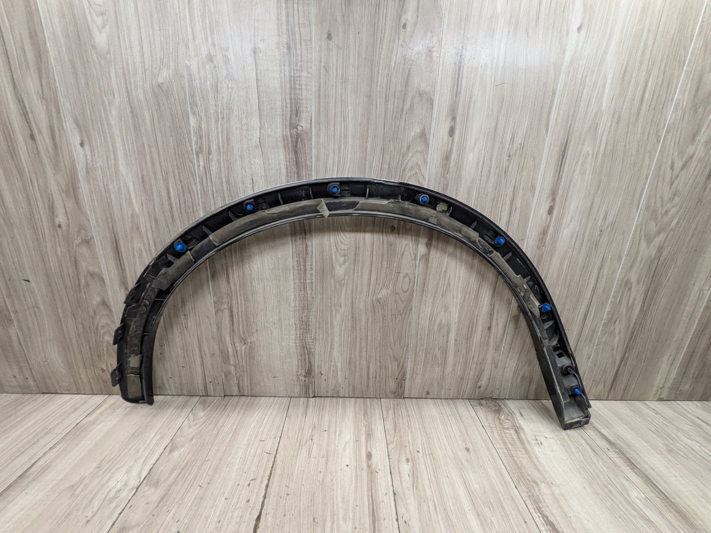 2015-2018 Audi Q3 8U Rear Left Driver Fender Flare Arch Trim Molding 8U0853817C